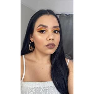 Meet your Posher, Adriana